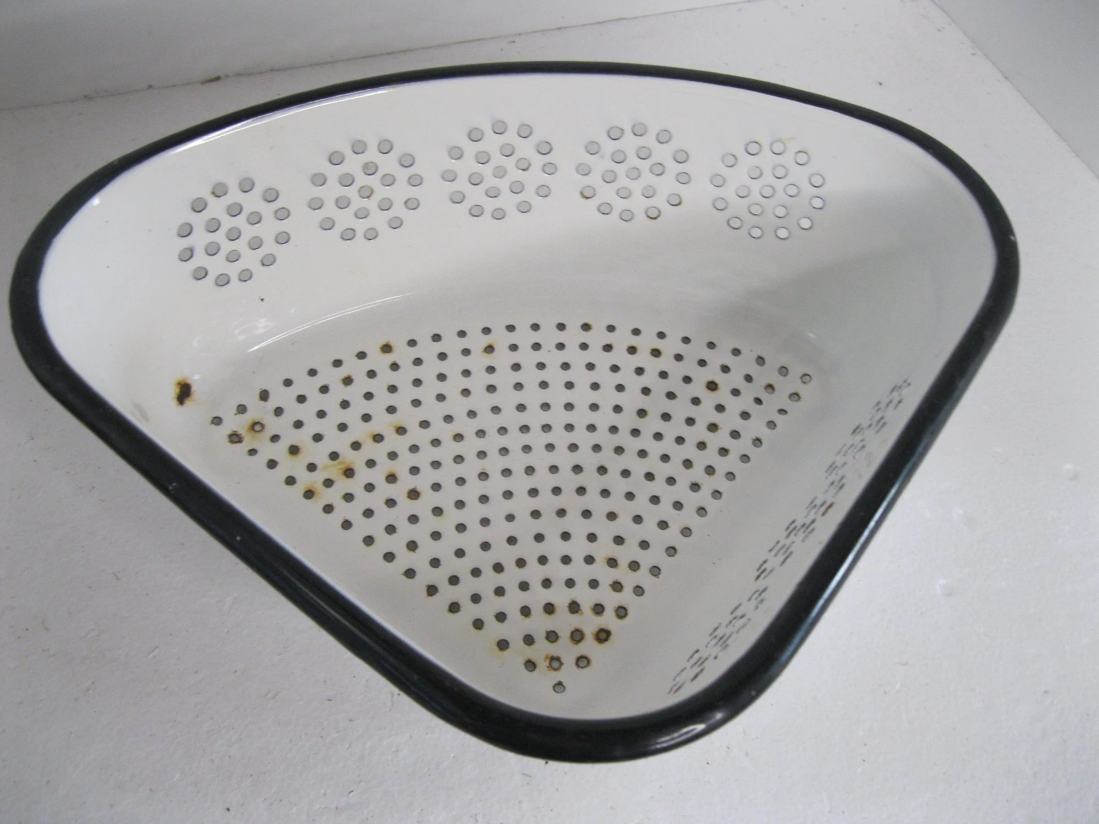 White Black trim Enamelware Triangle Sink Corner Strainer / Colander Vintage
