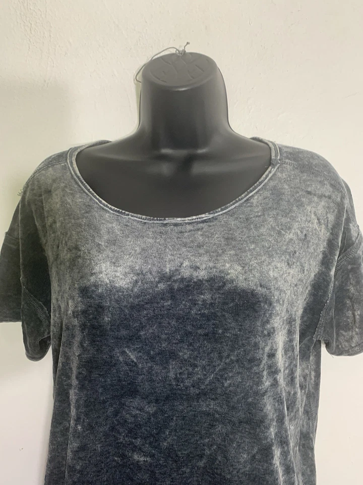 Top de mujer Green Tea de terciopelo triturado manga corta talla L gris nuevo con etiquetas Foto 2 de 4