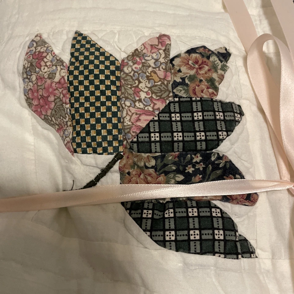 Edredón Hedaya Home Fashions parcheado individualmente de colección patrón de hojas de reina de los 90 Foto 2 de 4