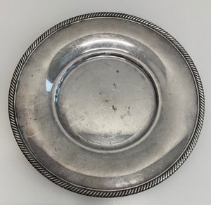 International Silver Company Plate 673 Measures 10 25 Inches Across Ebay