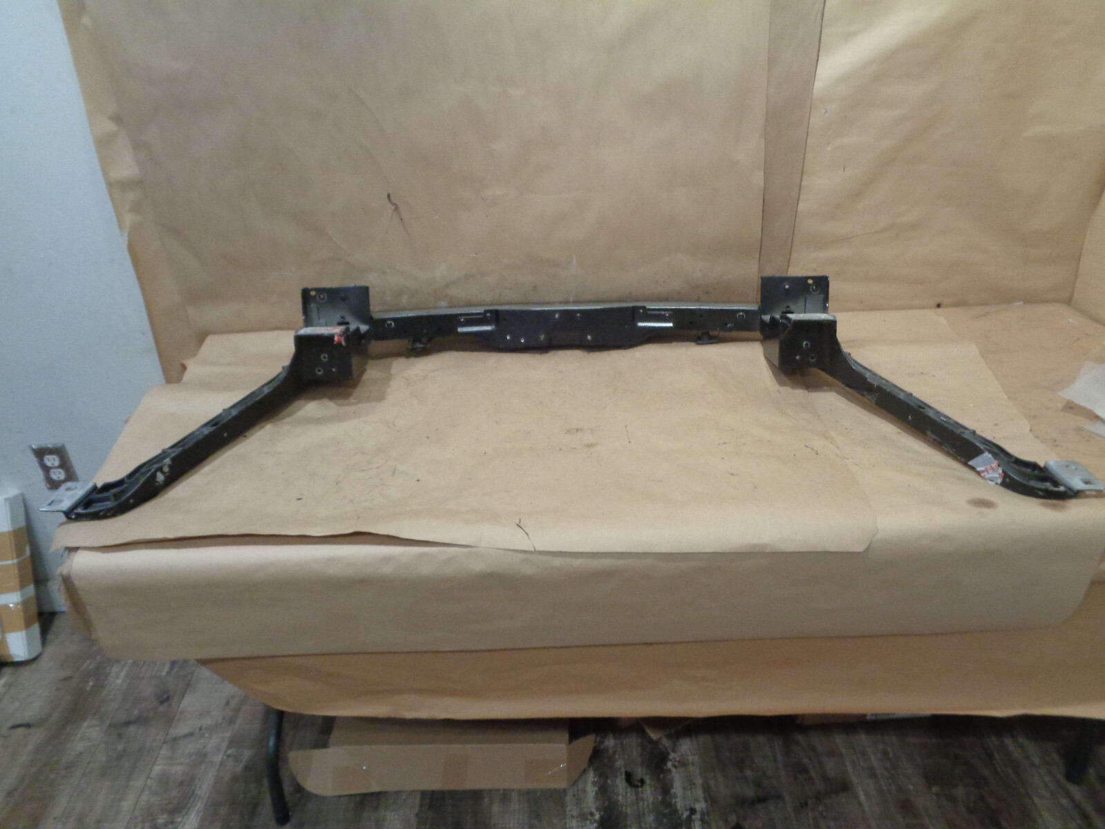 Maserati Quattroporte 2014+ - Front Upper Crossmember Radiator Support 673002137