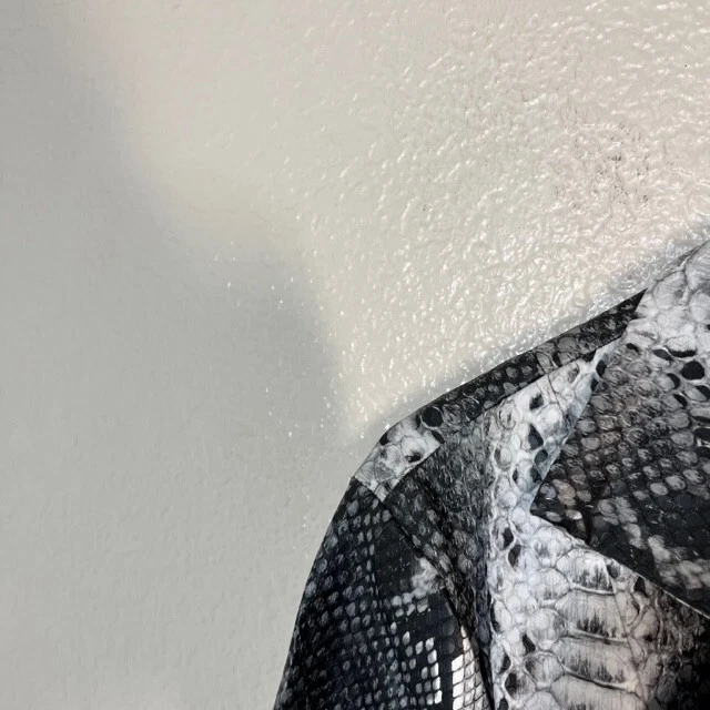 Abrigo I AM GIA para mujer pequeño imitación cuero estampado serpiente cinturón trinchera chaqueta Foto 2 de 4