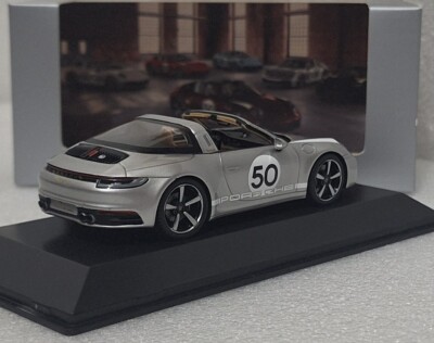 Porsche 911 (992) Targa 4S Heritage Edition #50 Silver 1:43 Spark