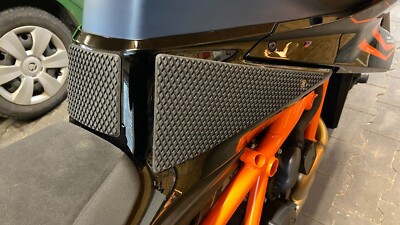KTM 1290 Super Duke R - TechSpec Tank Pad / Grip Pad