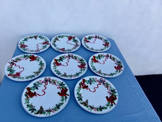 ROYAL NORFOLK ( LOT OF 8 ) CARDINAL CHRISTMAS DINNER PLATES UNUSED