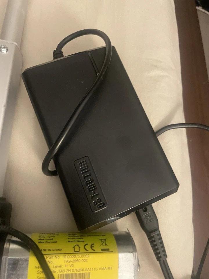 LA-Z-BOY 1HR519 Remote + Power Supply + 4 Motor Actuator + Controller - Image 4 of 4