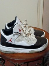 Jordan Max Aura 2 GS Kids Sneaker White Black Leather US Kids Sz 5Y CN8094-102
