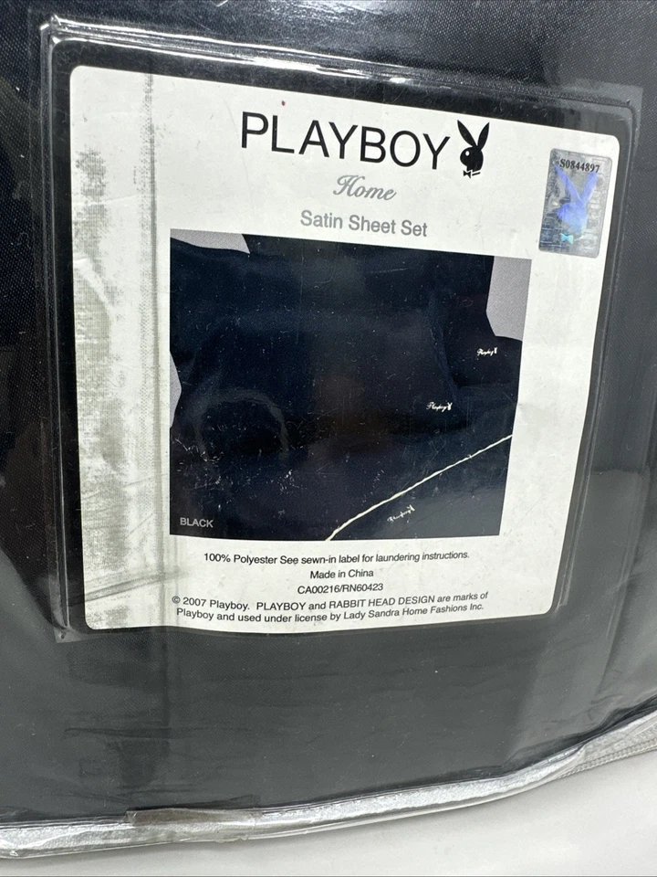 Juego de sábanas satinadas Play Boy tamaño king Foto 3 de 4