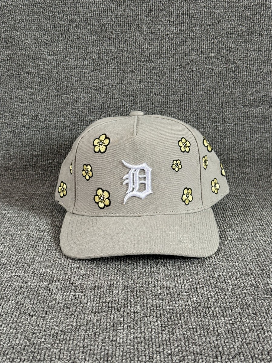 Mitchell & Ness Detroit Tigers Floral Snapback Cap Gray Green Underbrim