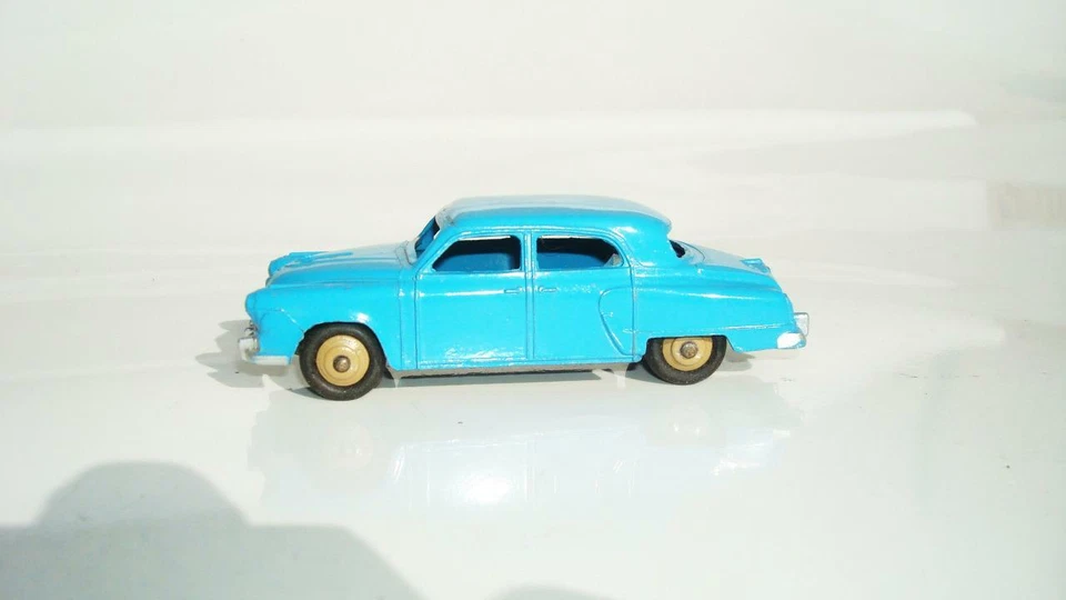 DINKY TOYS 172 STUDEBAKER LAND CRUISER BLUE BOXED  MINT CONDITION - Image 3 of 4