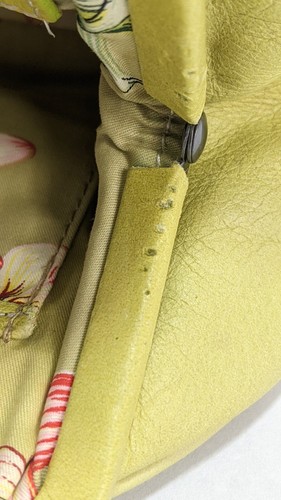 TOMMY BAHAMA Green Kiss Lock Closure Clutch Handbag PURSE Shell accent - Picture 16 of 16