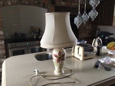 MOORCROFT "COLUMBINE" MUSTER GROSSE LAMPE MIT SCHIRM 27 ZOLL HOCH NEUWERTIG