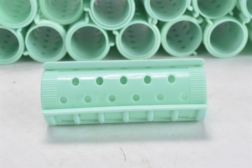 Vintage LOT of 20 GREEN PLASTIC SNAP COVER HAIR ROLLER CURLERS #07611 - Picture 2 of 2