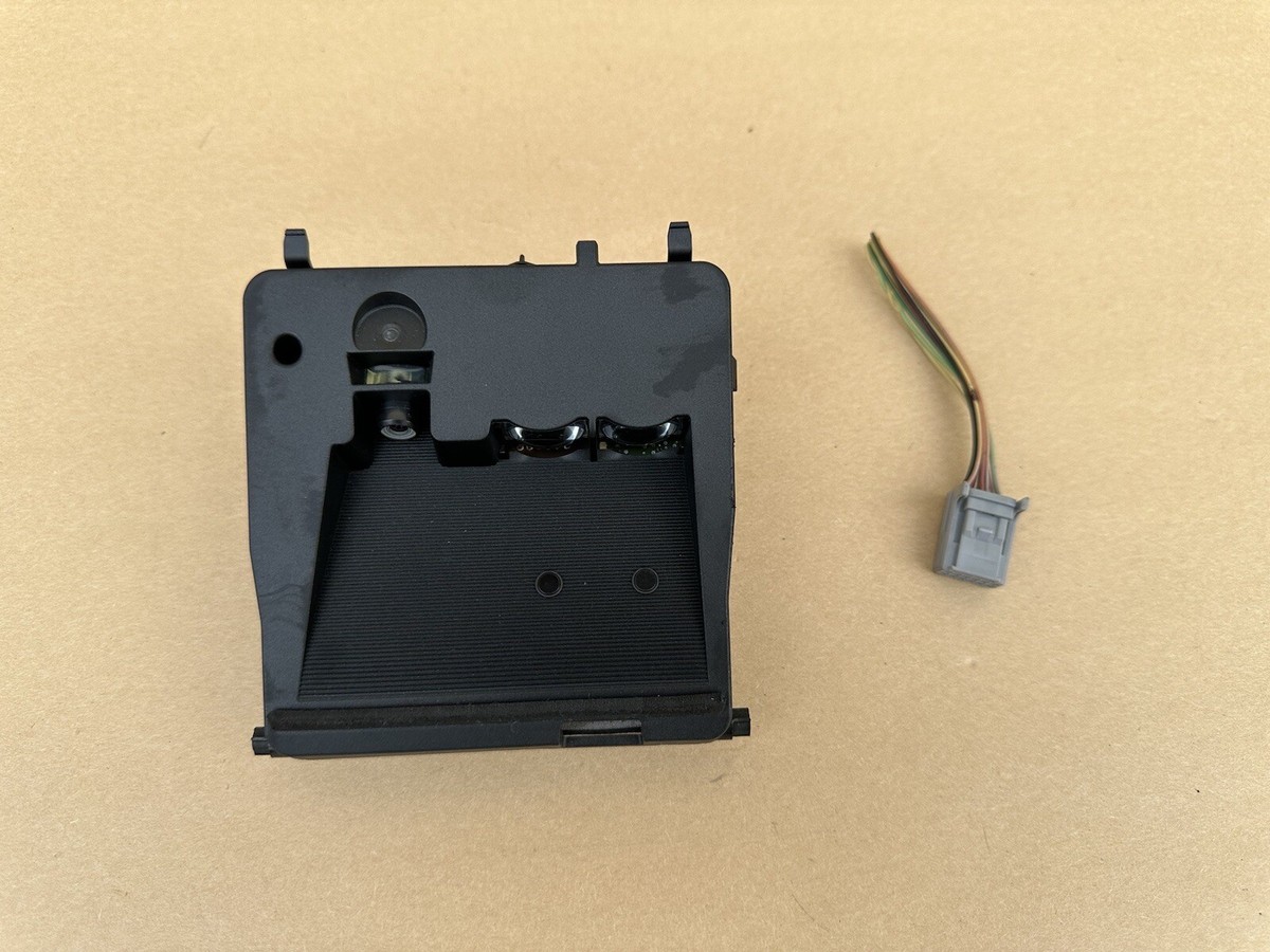 2017-2020 Toyota Prius C Lane Departure Windshield Camera Module 