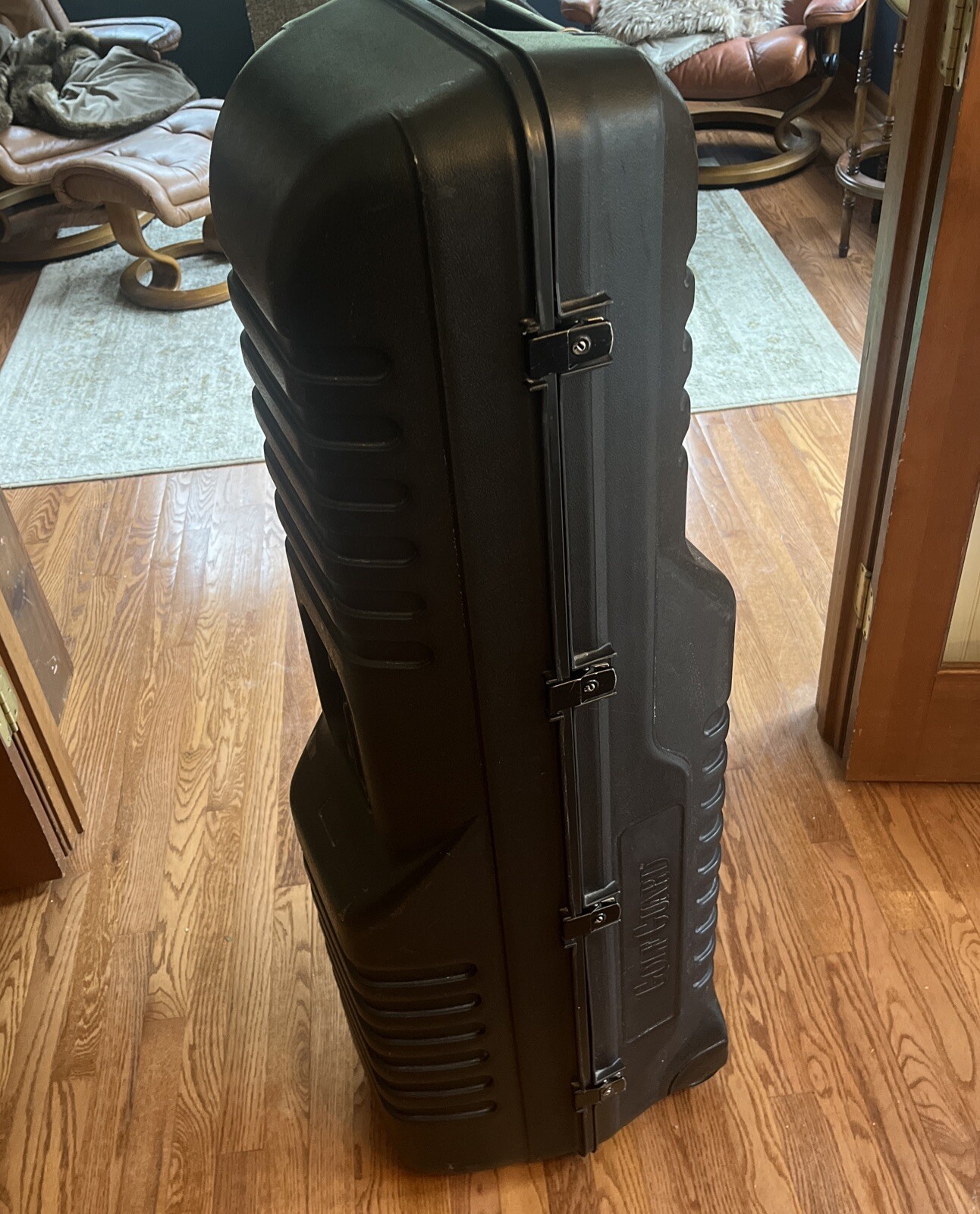 Golf Guard hard shell rolling travel case with key Good Shape eBay