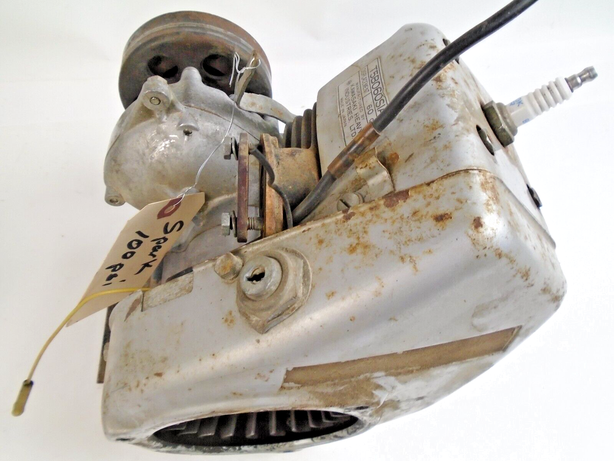 猫出品 Vintage Kitty Cat Snowmobile Engine Kawasaki T5B72 02159 Arctic
