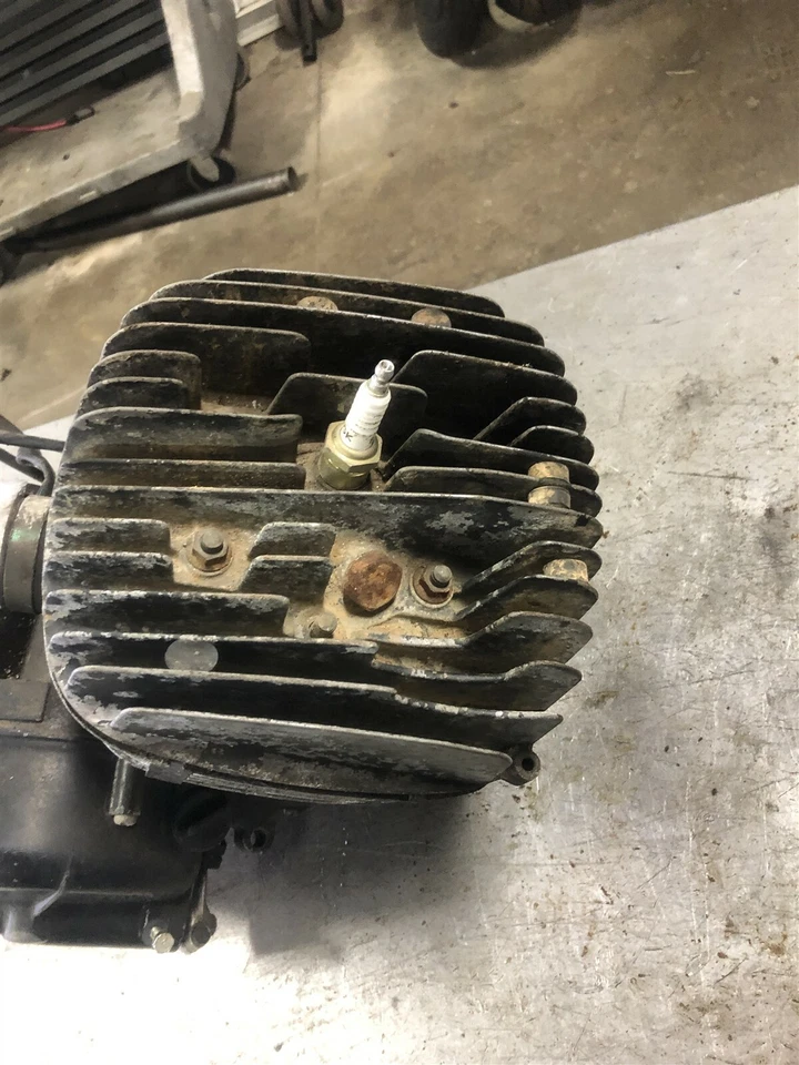 Motor Suzuki PE 250 PE250 78 Foto 3 de 4