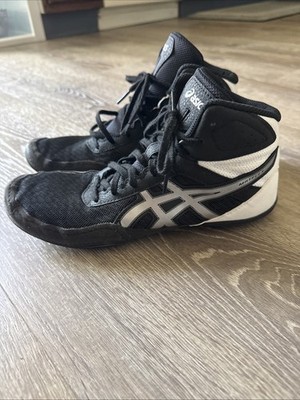 ASICS Matflex 1081A021 Men s US 7.5 Wrestling Shoes Black & White