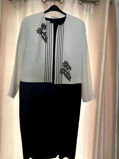 CONDICI BLACK DRESS WITH MATCHING CREAM JACKET SIZE 20