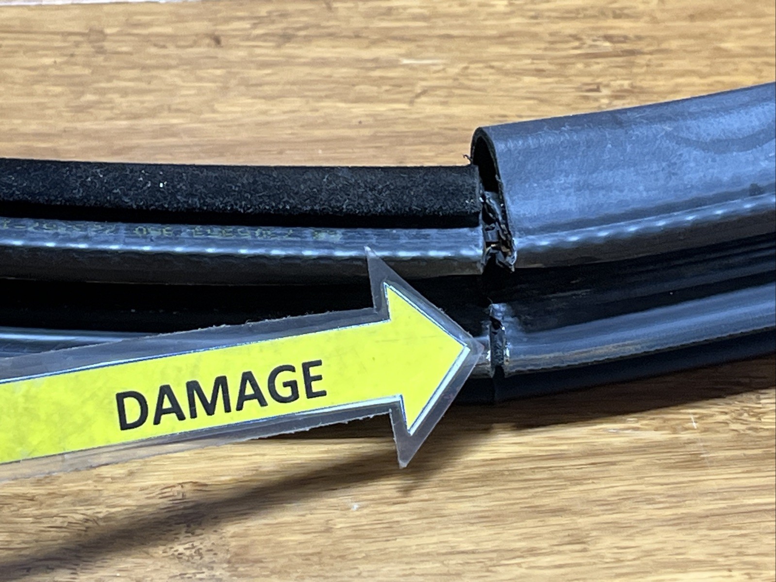 2017-2023 Rolls Royce Dawn RR6 Right Lower Door Edge Protection Seal OEM NOTE