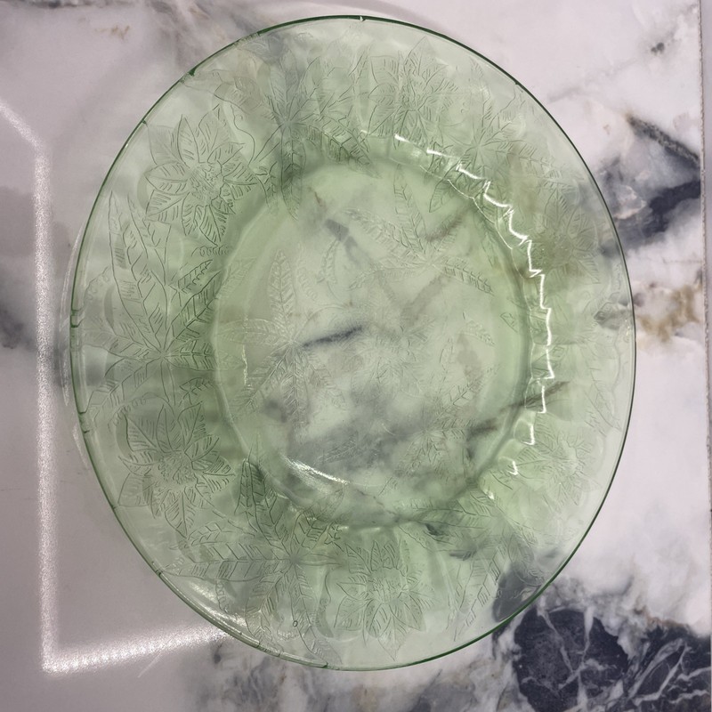 Jeannette FLORAL POINSETTIA GREEN   9" DINNER PLATE - Vaseline/Uranium Glass?