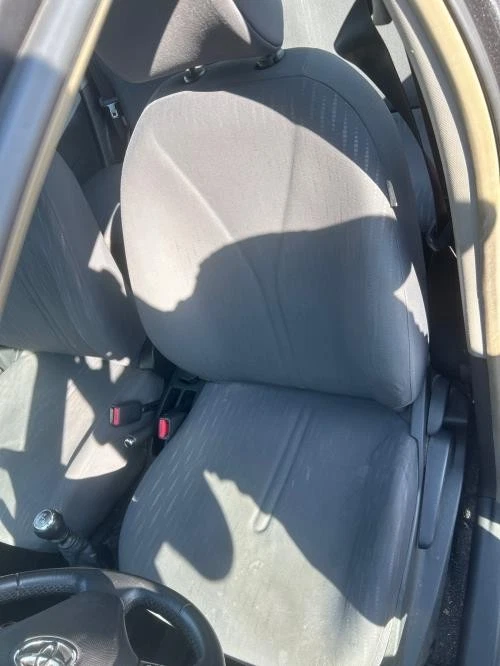 Siege avant gauche TOYOTA YARIS 2 PHASE 2 712000DJ20E1 1NRFE - Photo 1/4