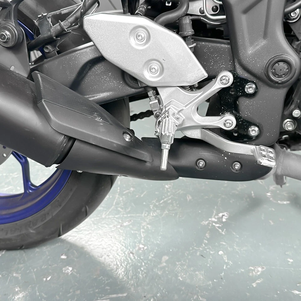 Adaptadores de estriberas delanteras para YAMAHA MT-03 MT-07 MT-09 YZF R3 YZF R6 YZF-R25 FZ6R Foto 4 de 4