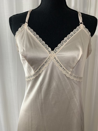 VTG Pinup Coquette Satin Shiny Slip Dress Nightgown Lingerie Nylon Bronze Beige - Picture 15 of 20
