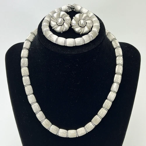 Vintage Signed Crown Trifari Costume Jewelry Set Brushed Silver Chunky Choker