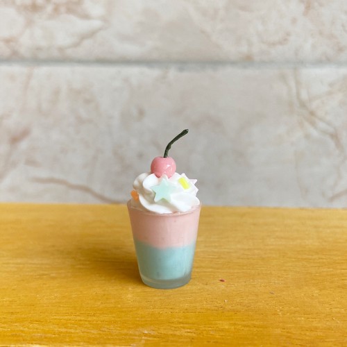 2 piezas escala 1:12 casa de muñecas miniatura cereza helado taza batido cocina comida - Imagen 2 de 6