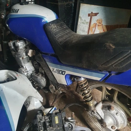 Yamaha XJ 900F project bike or parts - Picture 1 of 9