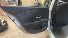 Porte arrière et accessoires Renault FLUENCE