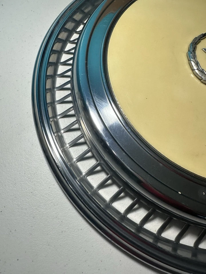 1974–1978 Cadillac Eldorado 15" Yellow Crest Hubcap Wheel Cover OEM GM 2023 Foto 3 de 4