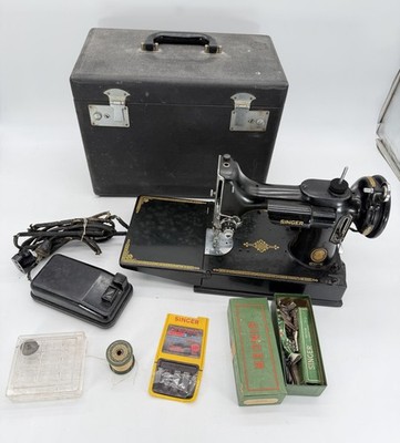 Vintage 1950's Singer 221 Featherweight Sewing Machine W/ Box & Accessories READ