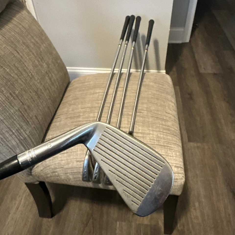 Juego de hierros Pga Tommy Armour Silver Scot 986 Tour 5-9 hojas rígidas s300 de colección Foto 3 de 4