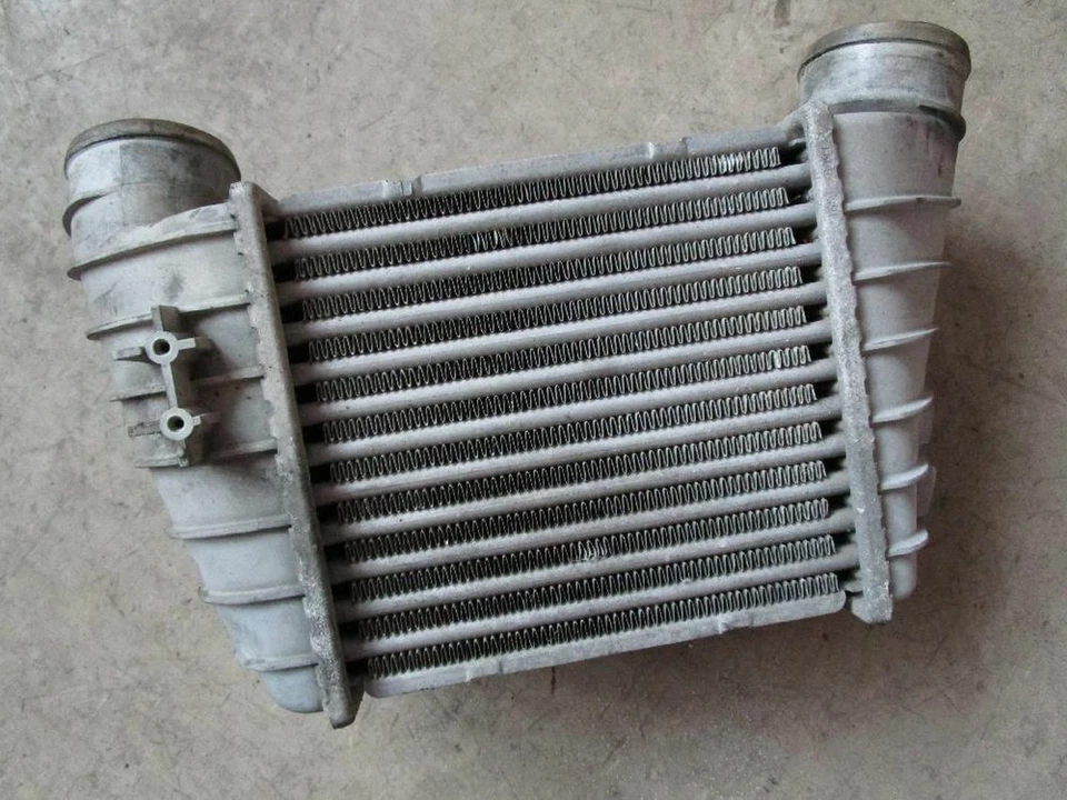 Ladeluftkühler Audi S3 A3 8L TT VW Golf 4 Bora 1.8T Luftkühler 8L9145805E - Imagem 3 de 4