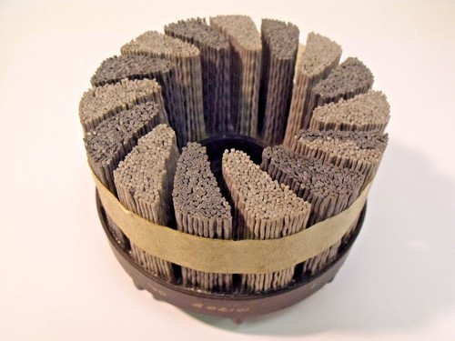 Brosse à disque style turbine BRM ADT10038180 neuve dans sa boîte : φ100 mm, grain 180, garniture 38 mm - Photo 2/5
