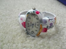 Vintage Trendz Flower Theme Band Womens Bracelet Watch