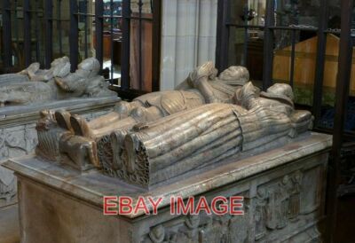 FOTO KIRCHE VON ST OSWALD ASHBOURNE GRAB VON SIR FRANCIS BRADBOURNE (  1581) UND