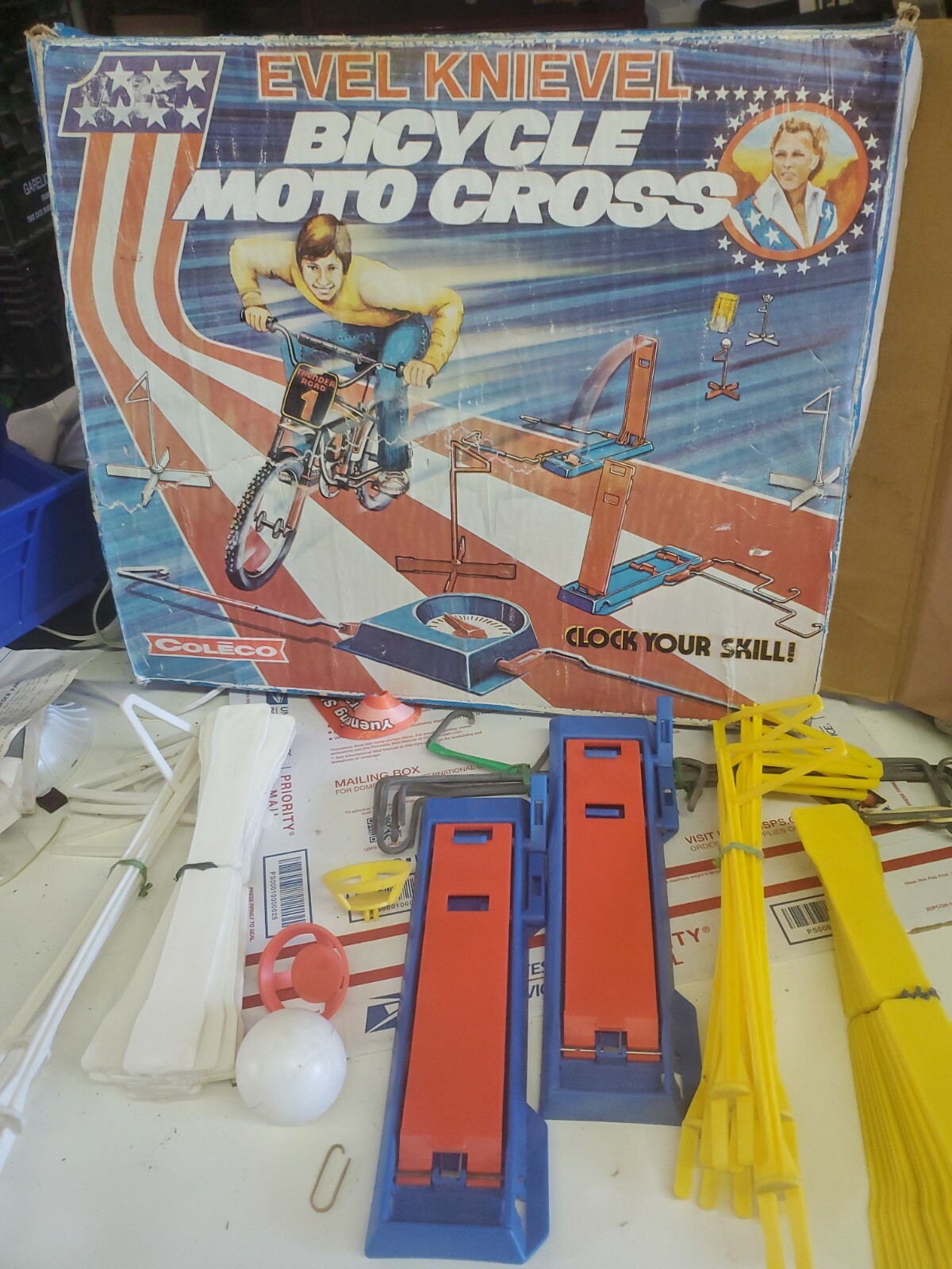 Vintage 1975 Coleco Evel Knievel Bicycle Moto Cross Game Rare box manual