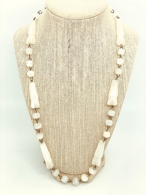 Vtg Antique White Czech Art Glass Molded Bead Necklace Brass Wire Linked 24''