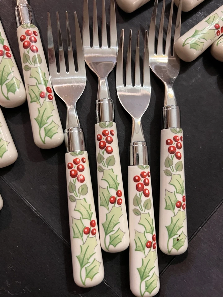 Cubiertos con mango de plástico de acero inoxidable Gibson 20 piezas acebo de Navidad Foto 2 de 3