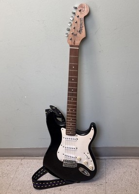 Squier by Fender Affinity Stratocaster Electric Guitar Black 6-String Maple Neck
