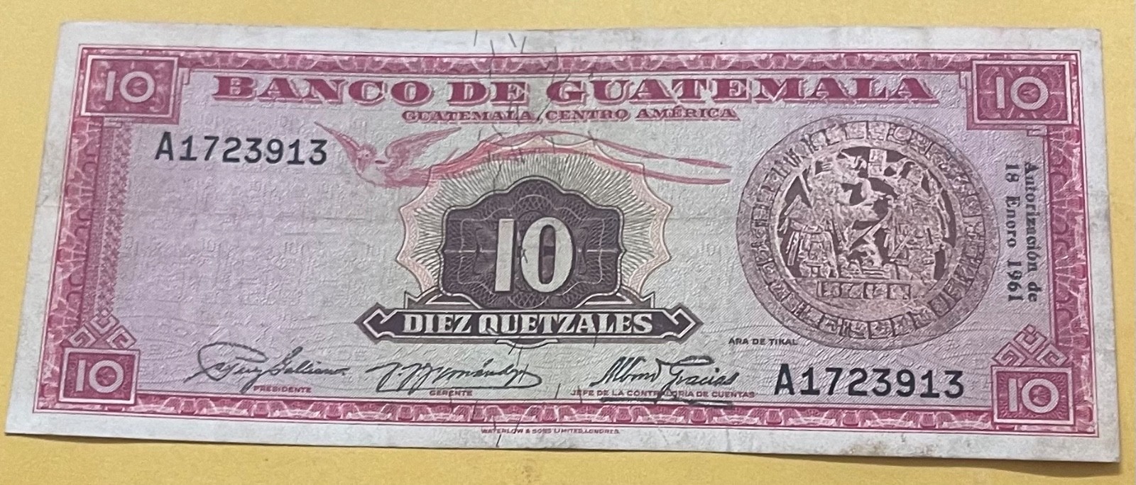 GUATEMALA 10 QUETZALES 1961 p47a Signatures: Galiano, Rivas, Paniagua