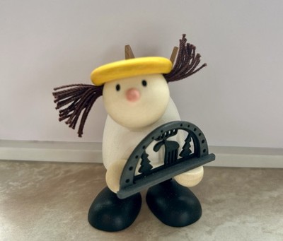 Hobler Grünhainichen    Lotte mit Schwibbogen    Holzfigur 7 cm   Erzgebirge