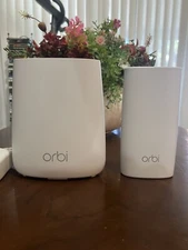 NETGEAR Orbi  Wallplug SatteliteRBW30 And Orbi Router RBR20