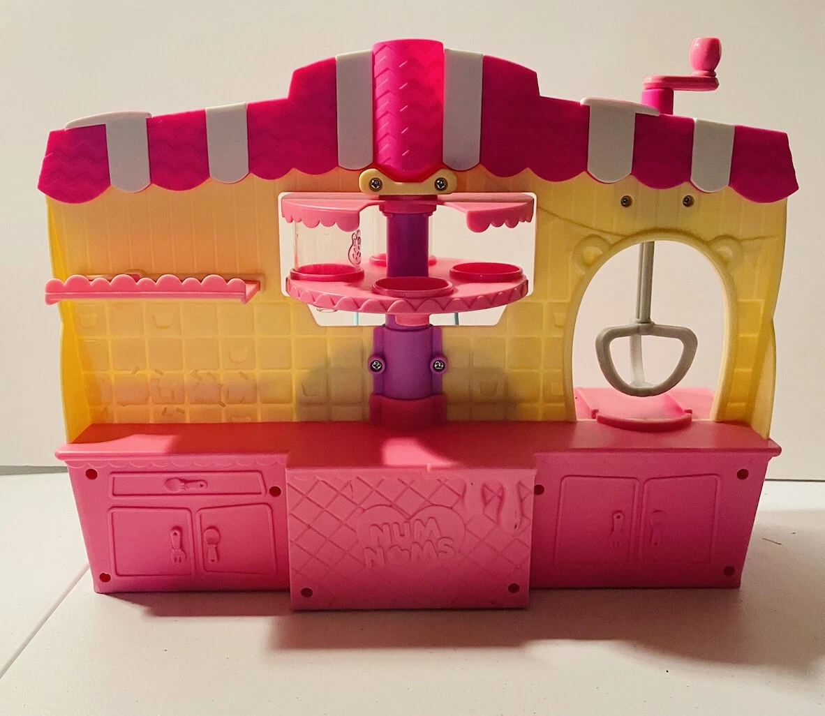 Num noms snackables sales snow cone maker