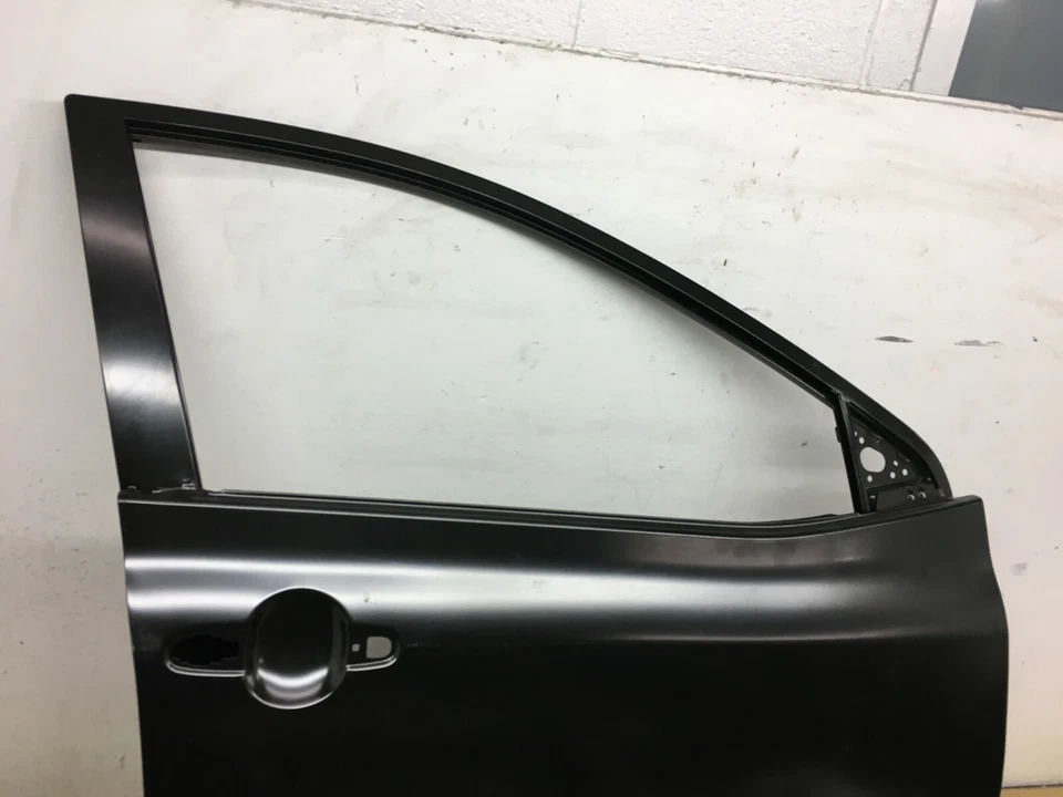 New 2009 - 2014 Toyota Matrix Front Right RH Door Shell Frame OEM - Imagem 4 de 4