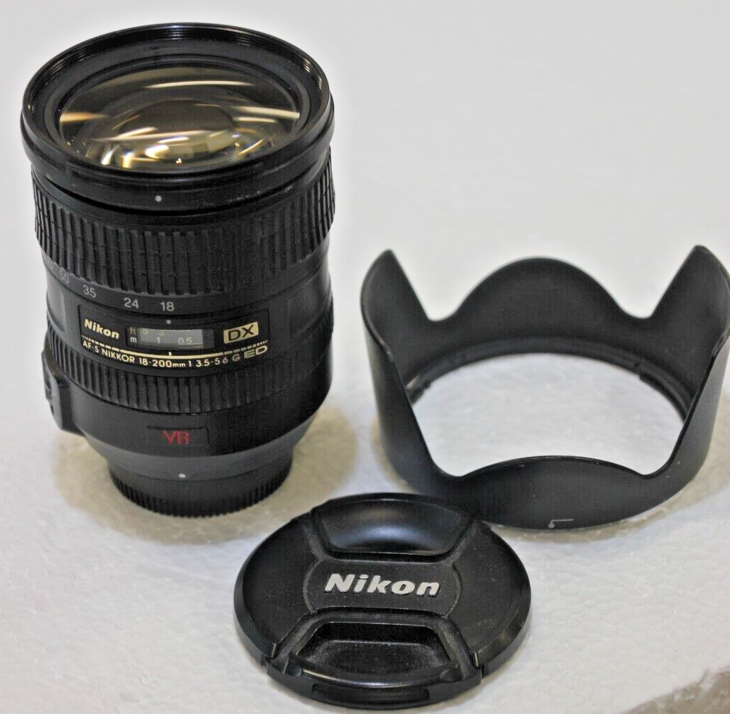 Nikon AF-S DX NIKKOR 18-200mm f/3.5-5.6G ED VR Zoom Lens