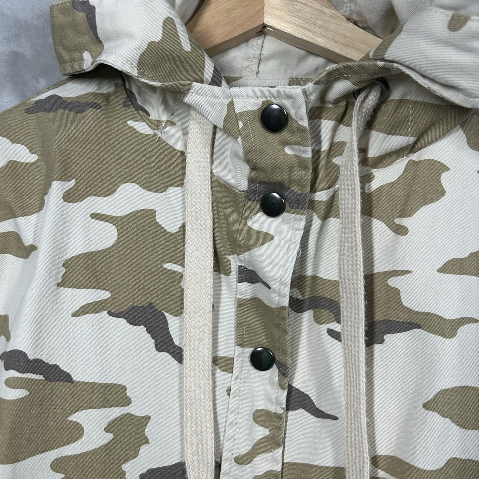 Forever 21 Jacket Womens SIZE Small Desert Camo Hooded Snap Button Down